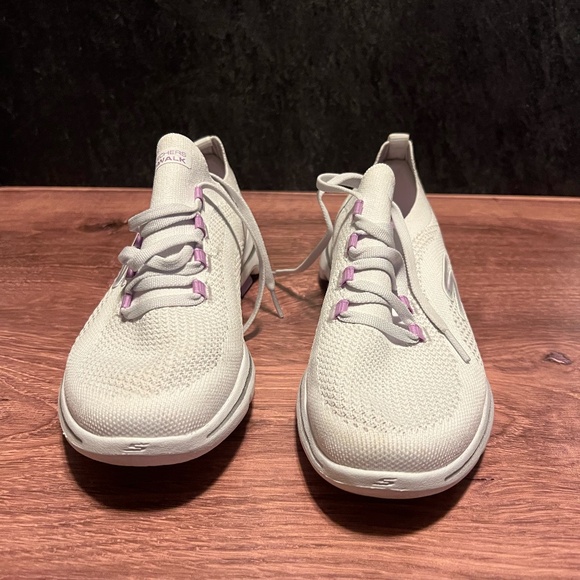 Skechers White and Pink Athletic Shoes - Picture 2 of 5